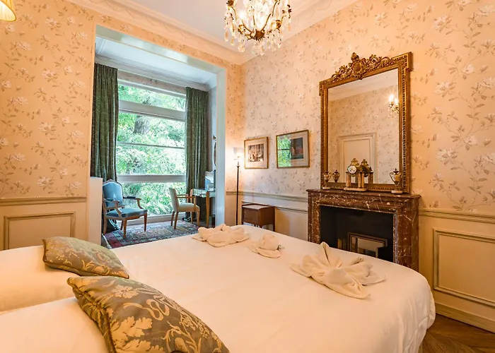 Victor Hugo - Charmante De Luxe Villa